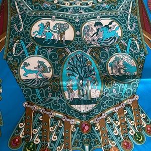 Hermes Silk 36’/ 90cm square w/box